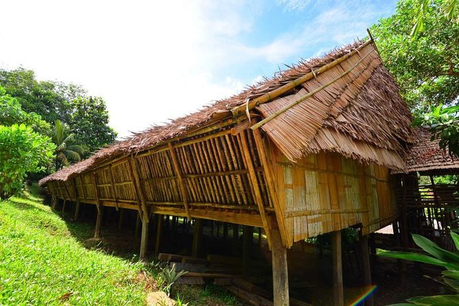 longhouse-malasia-borneo.jpg longhouse-malasia-borneo.jpg