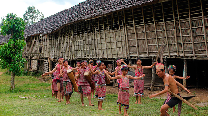 aldea-longhouse-borneo.jpg aldea-longhouse-borneo.jpg